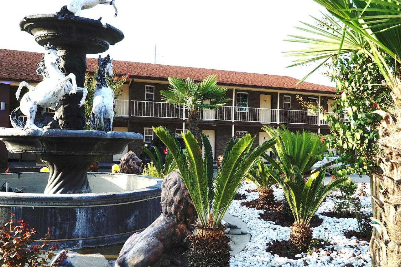 Savannah Inn And Suites Savannah Port Area エクステリア 写真