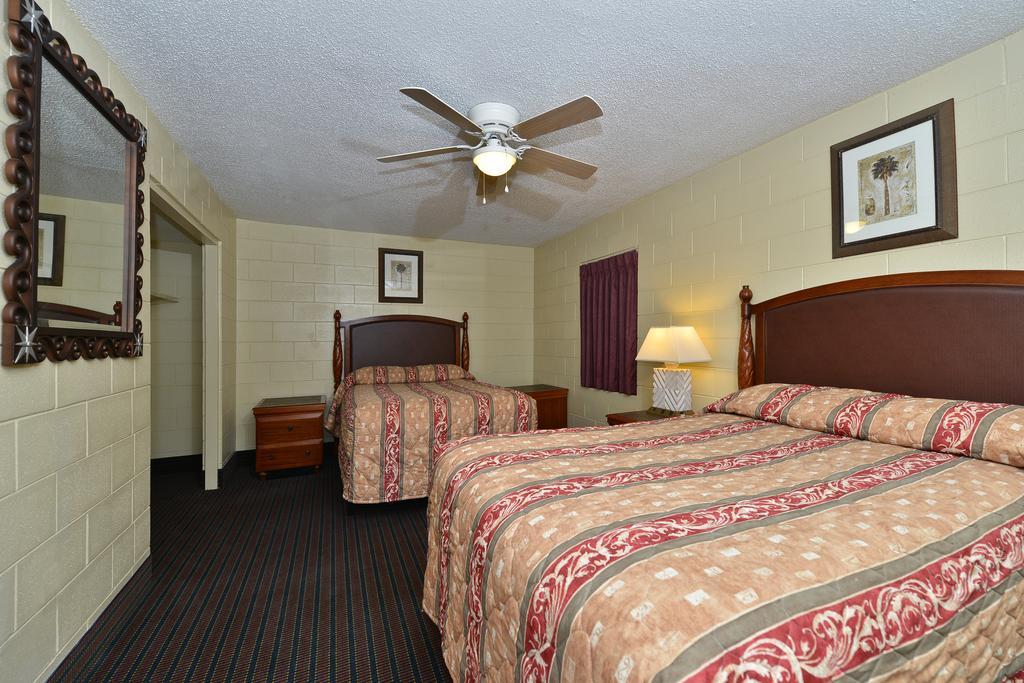 Savannah Inn And Suites Savannah Port Area 部屋 写真