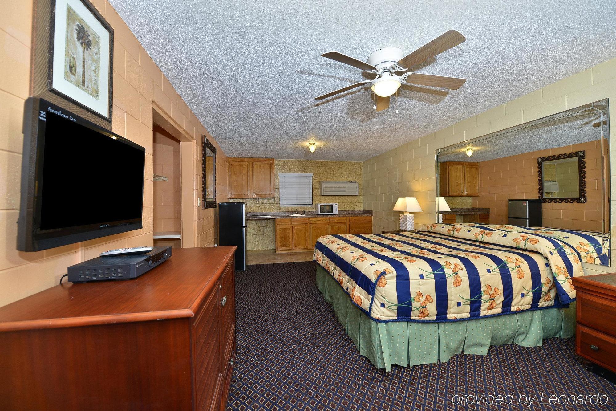 Savannah Inn And Suites Savannah Port Area エクステリア 写真