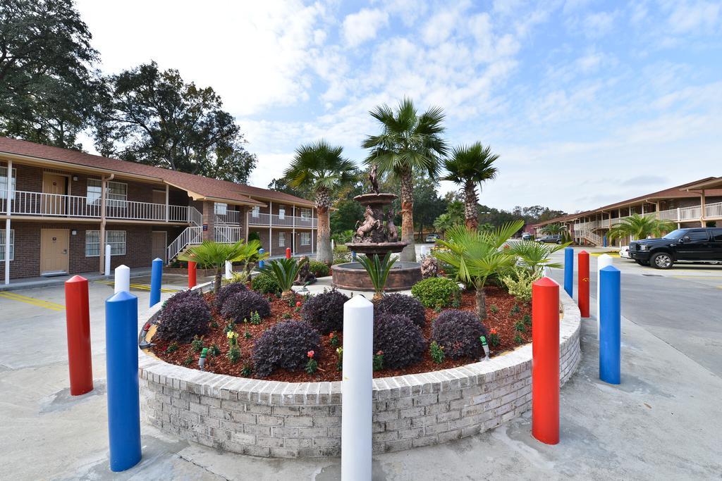 Savannah Inn And Suites Savannah Port Area エクステリア 写真