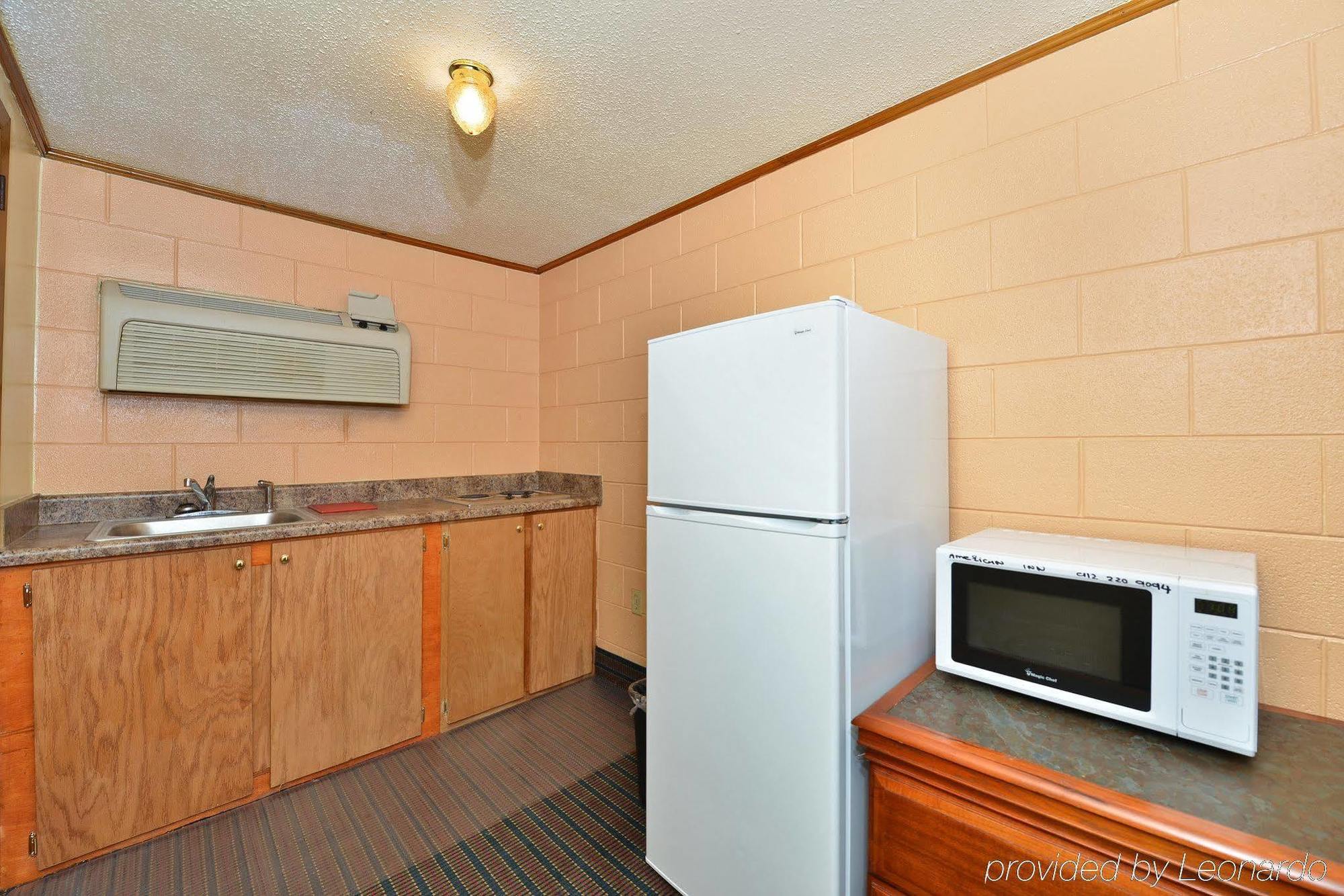 Savannah Inn And Suites Savannah Port Area エクステリア 写真