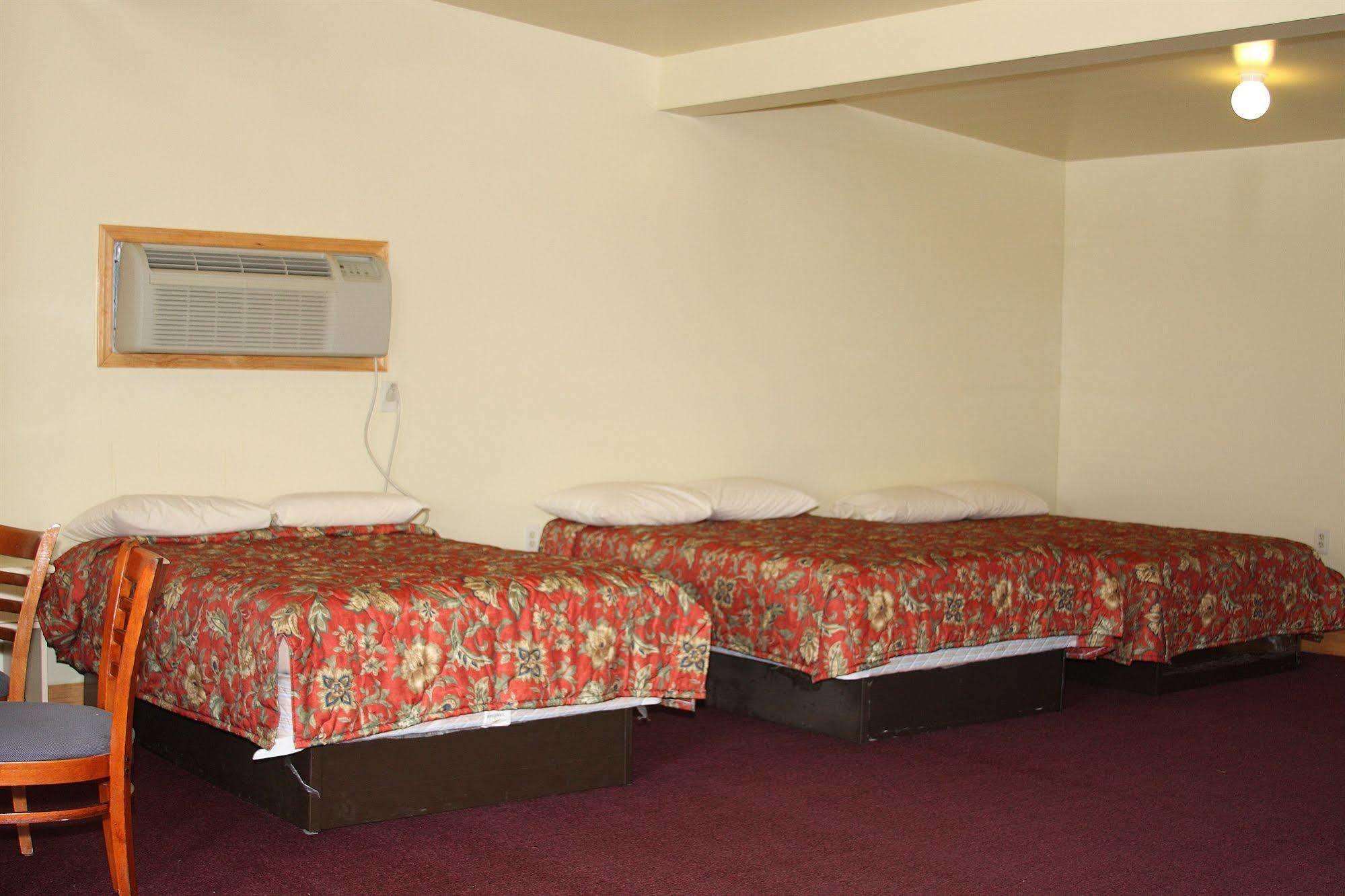 Savannah Inn And Suites Savannah Port Area エクステリア 写真